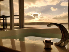 Lovestar Lakeside Hotel - Starlight Building